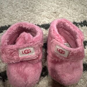 UGG Soft Pink Infant Booties Size 0-1